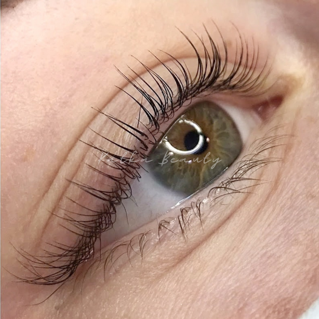 Laminace řas; Lash lifting; výživa na řasy; barvení řas