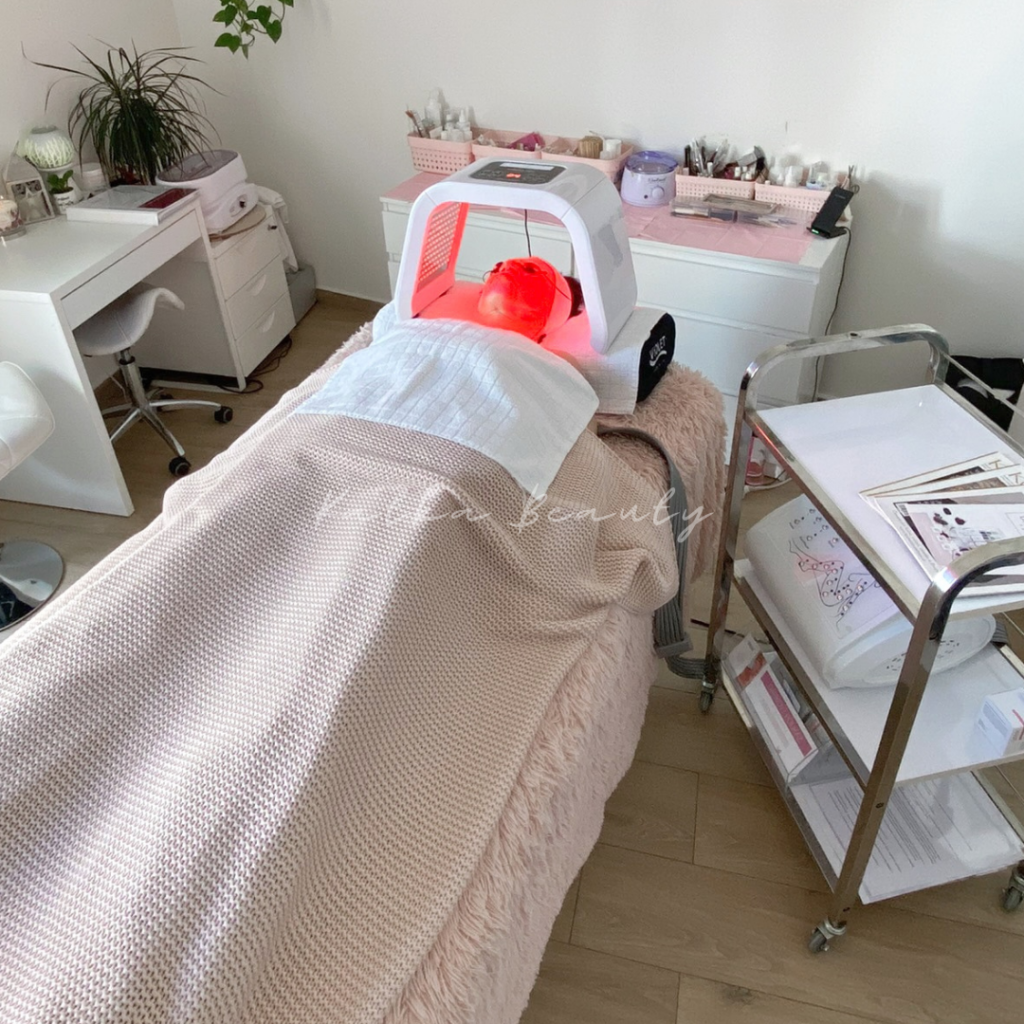 Fototerapie; světelná terapie; léčba světlem + Přístrojová lymfodrenáž v kosmetickém salonu Katka Beauty