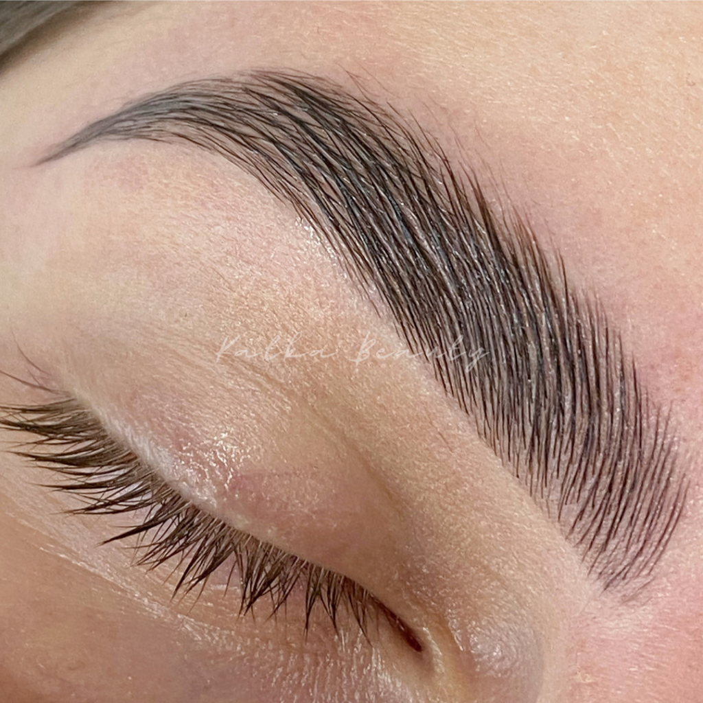 Laminace obočí, Brow bomber, Brow lamination