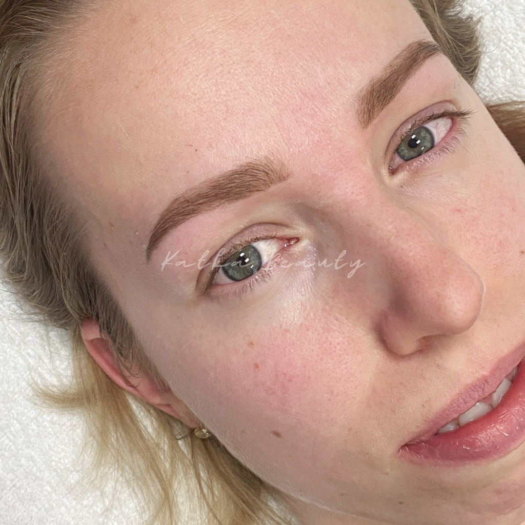 Brow henna; henna brow; henna obočí; brow bar
